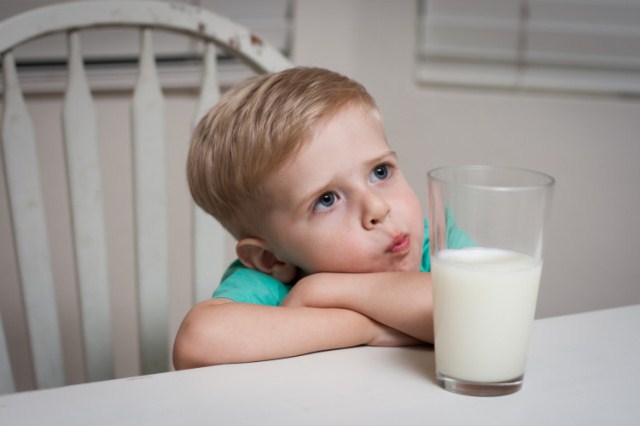Bất dung nạp lactose - nguyên nhân trẻ bị tiêu chảy khi uống sữa