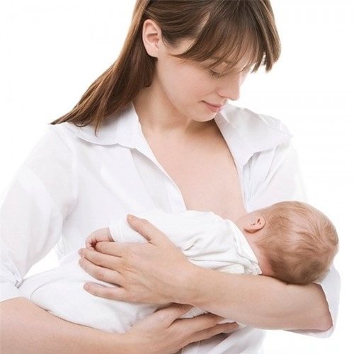 Hình ảnh: Cách mẹ cho bé bú cũng ảnh hưởng không nhỏ đến chứng nôn trớ ở bé