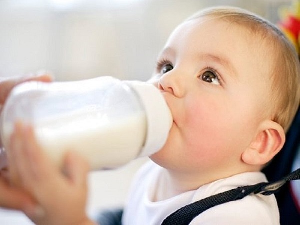 bé uống sữa bao lâu thì tiêu hoá hết